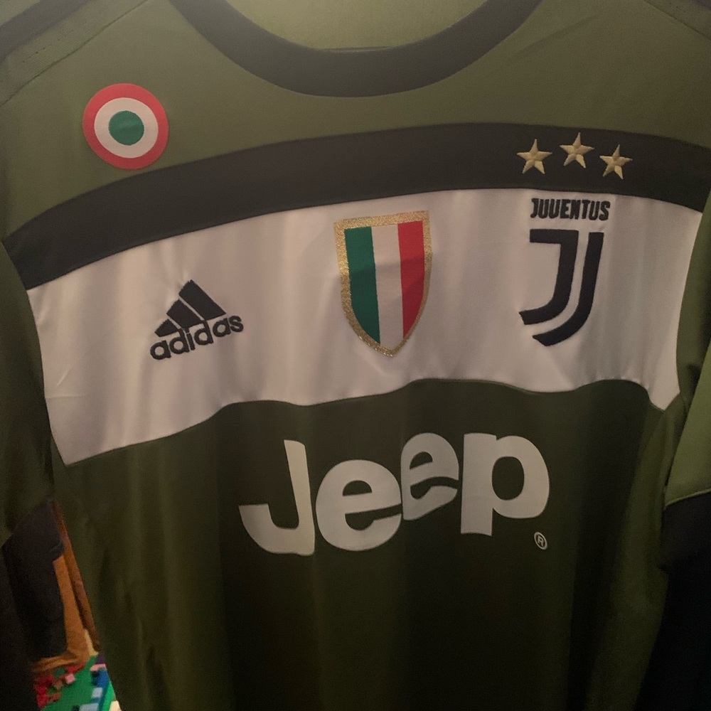 (2) Adidas Juventus Kits - size L men’s
